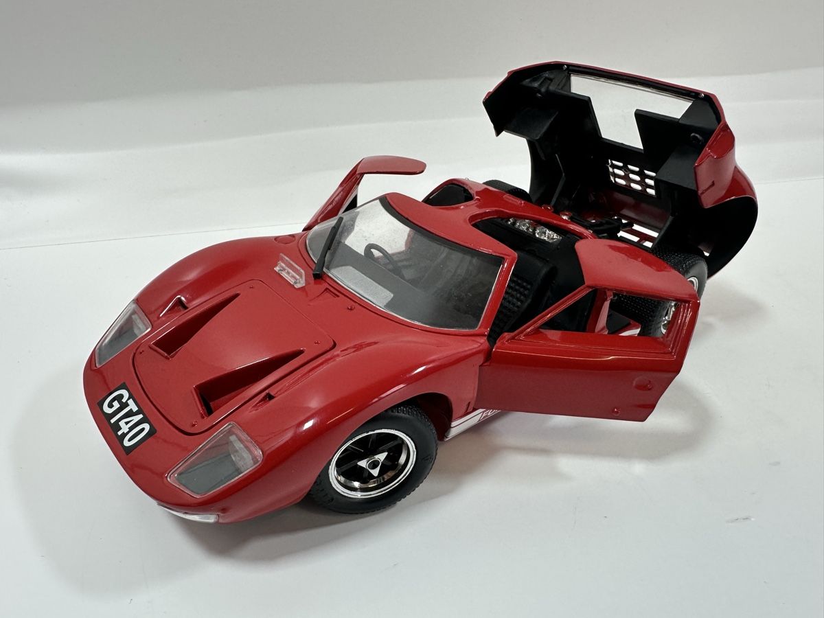 Jouef Modellini d'auto: Ford GT 40 1:18, rot, JOUEF EVOLUTION  – Usato da Zofingen venduto da rf9_x2xt 8