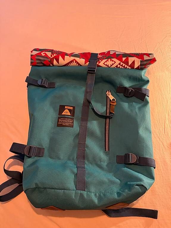 Sacs à dos: Poler x Pendleton Rolltop Rucksack  28L – D'occasion à Dietikon par Julia.obers