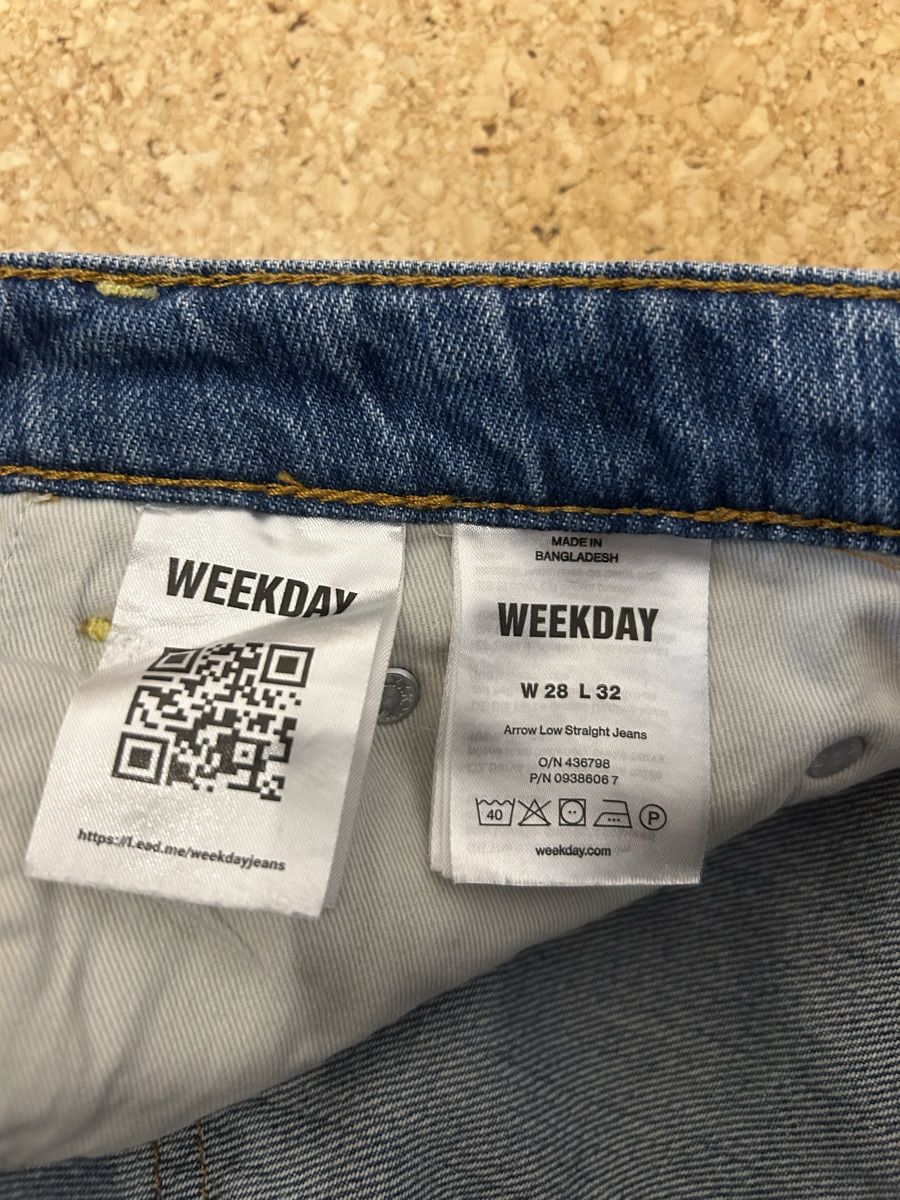 Weekday Jeans: weekday jeans 28/32 – Usato da Schmitten FR venduto da let_k9yc 2