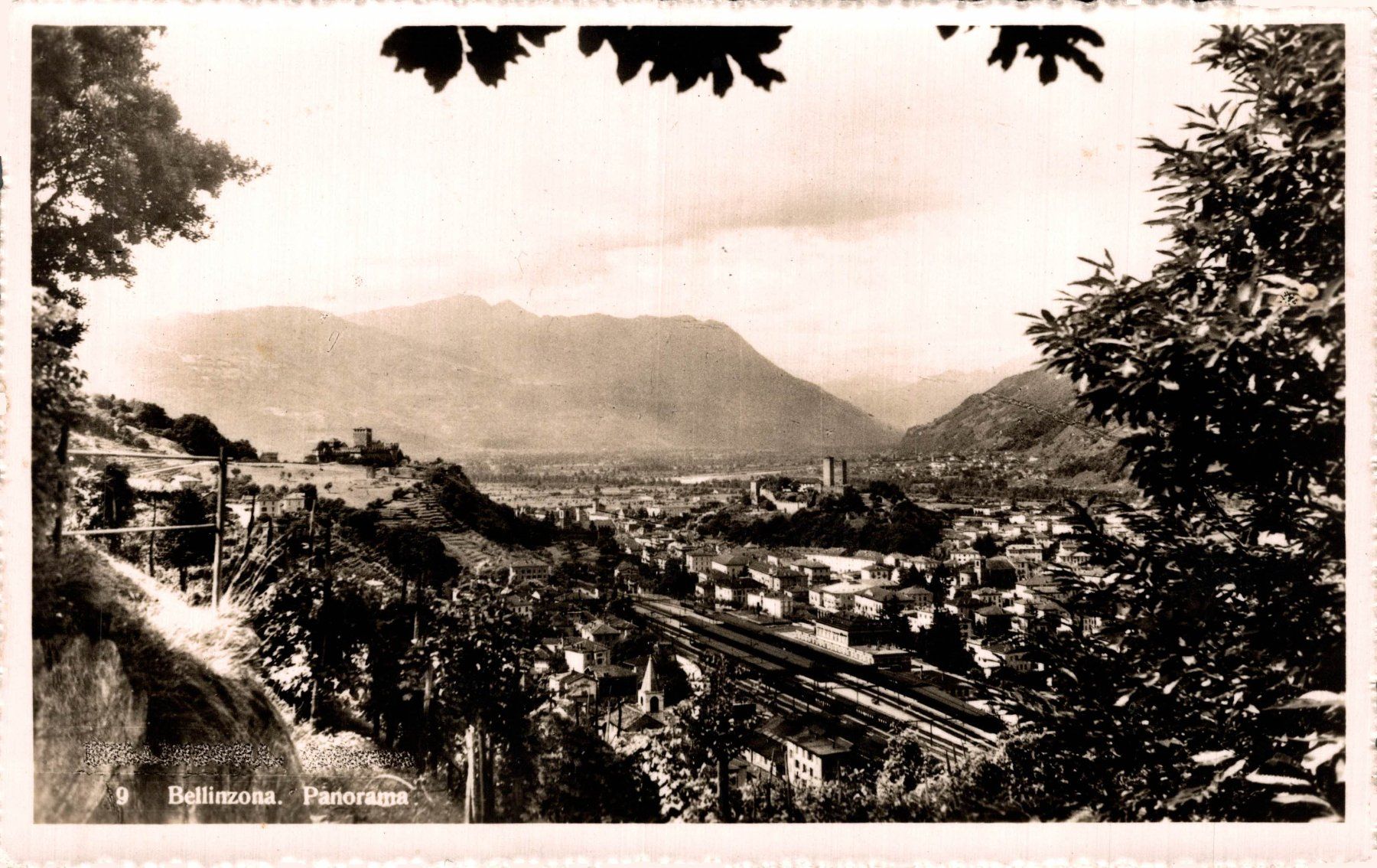 Cartoline postali: Bellinzona. Panorama – Usato da Bronschhofen venduto da Astore