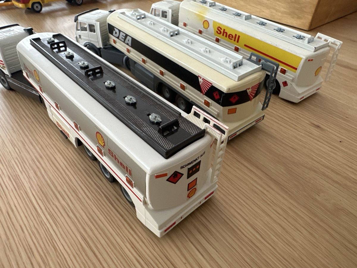 Siku Kits de montage: 3 SIKU 1:50 Tanklaster ab 19.- – D'occasion à Sennwald par HARO-Import 2