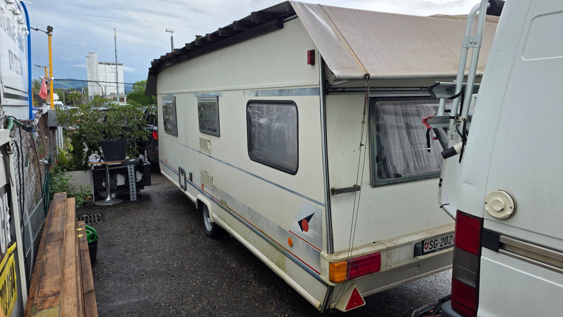 Bürstner Véhicules de camping: Wohnwagen Bürstner 5535 – D'occasion à Arbon par Tropxe. 2