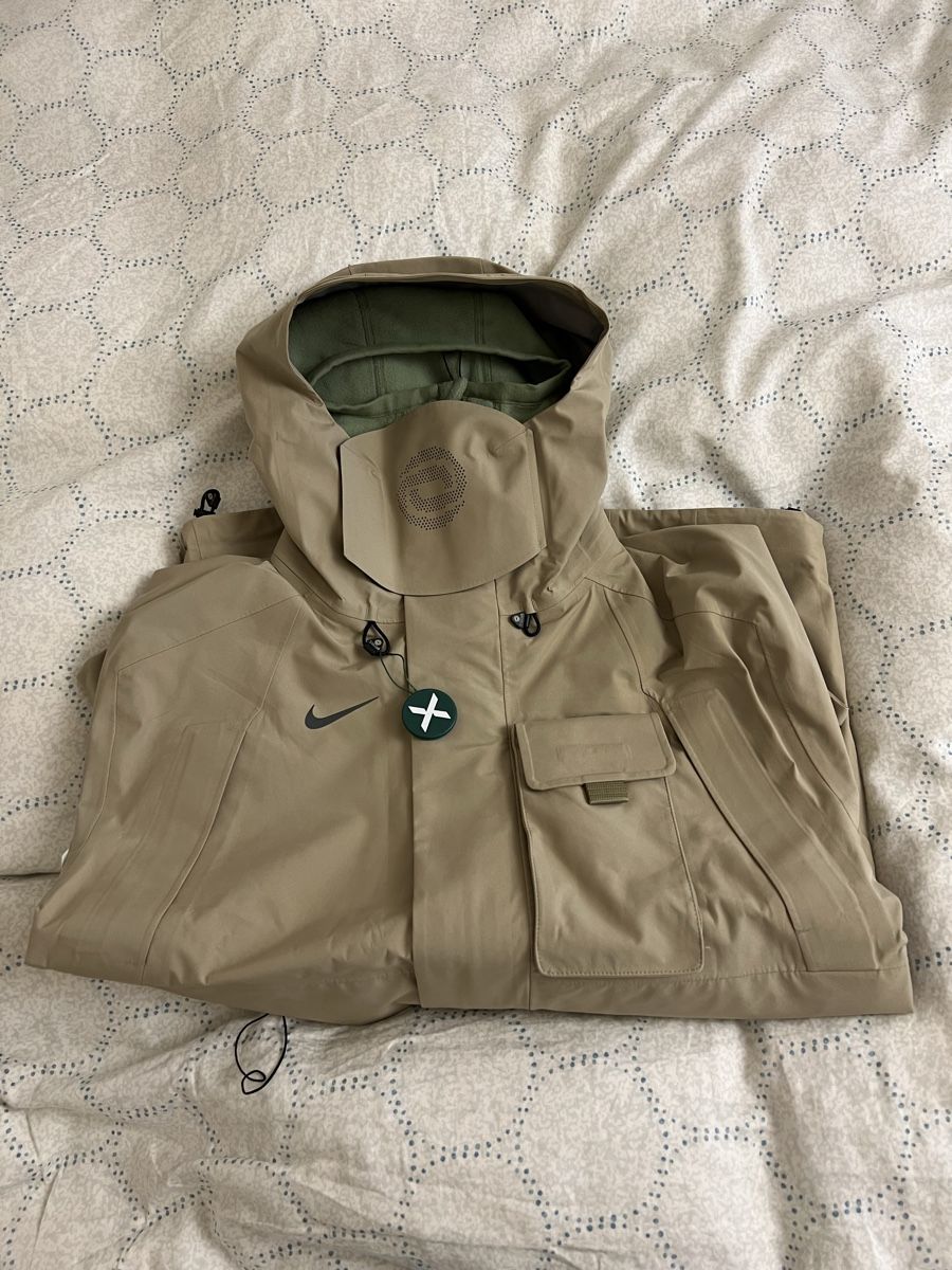 Jacken: Travis Scott Khaki Goretex Jacke – Gebraucht aus Bonstetten von bud_xl6r