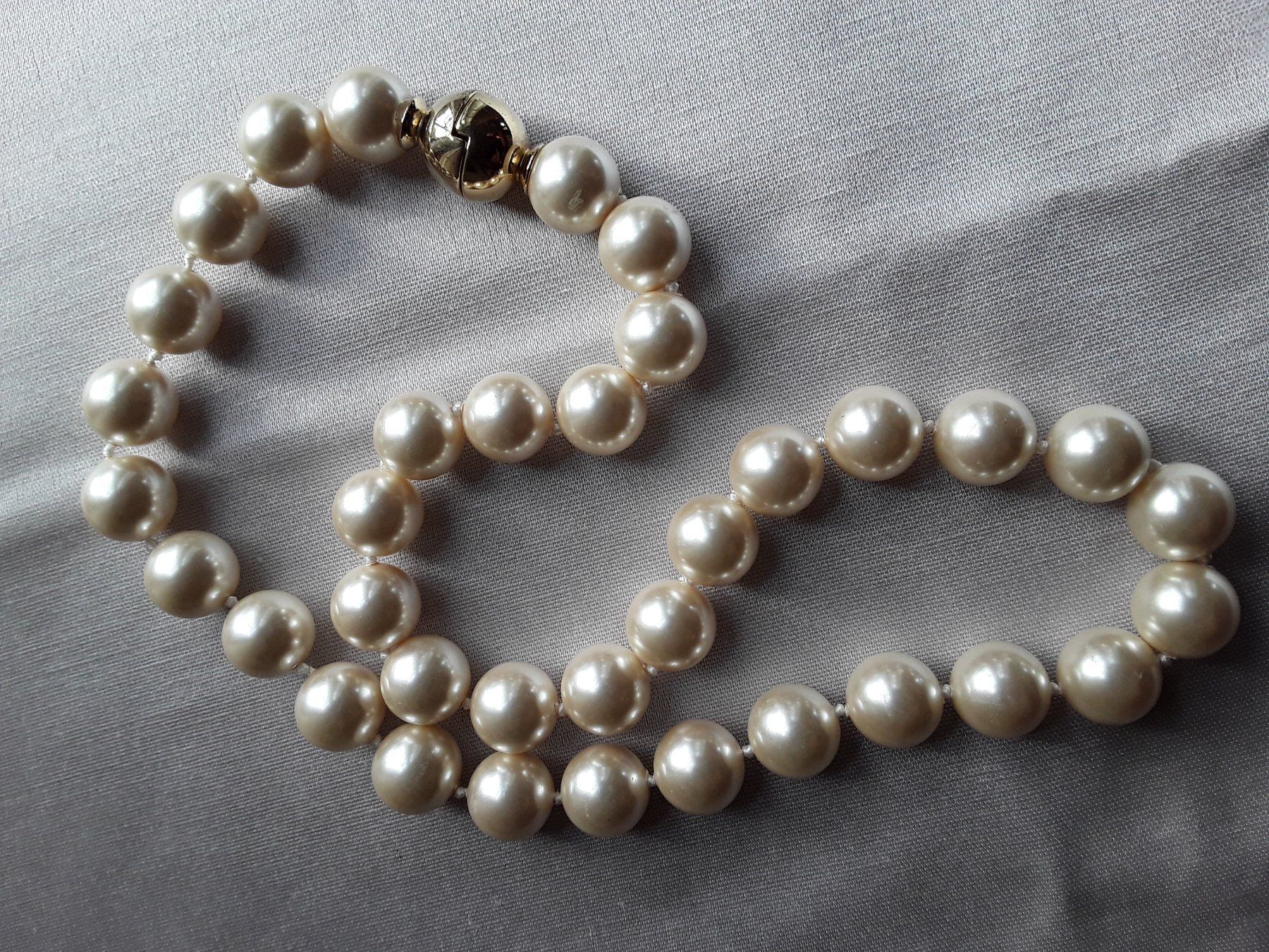 Catenine: Dicke Vintage TOP Perlenkette mit Magnetverschluss – Usato da Zürich venduto da helsan 5