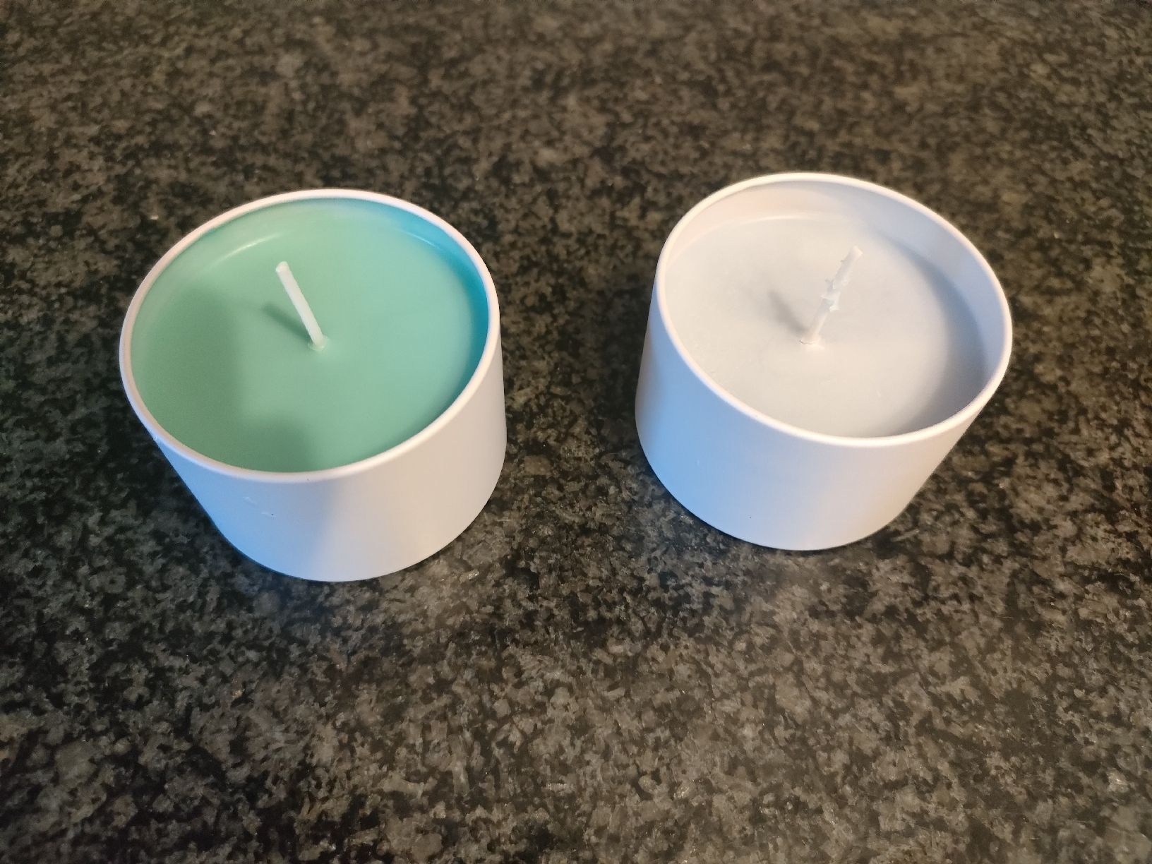 Candele: Kerten in Metalldose mit Deckel 2 Stk.  – Nuovo (secondo la descrizione) da Mönchaltorf venduto da Icelandichorse