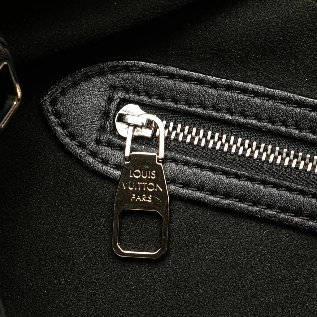 Louis Vuitton Borse da donna: Louis Vuitton Antheia Ixia PM Black Embossed Monogram – Nuovo (secondo la descrizione) da Au ZH venduto da MarieLou09 4