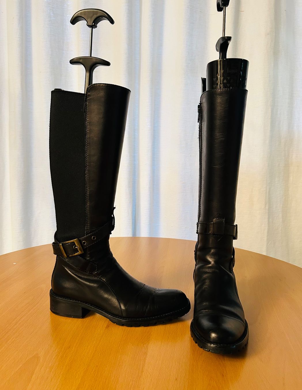Navyboot Scarpe da donna: NAVYBOOT, Winterstiefel Gr. 36 Leder, Schwarz! – Usato da Niederglatt ZH venduto da adi_99tq