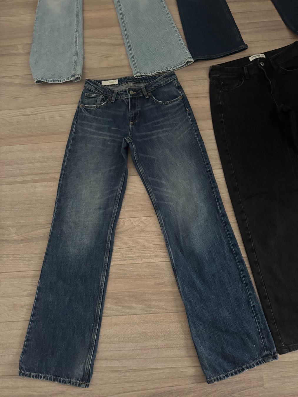 Jeans: 4 Stk. Damen Jeans Set Gr. 34 – Usato da Bonstetten venduto da VCLS 2
