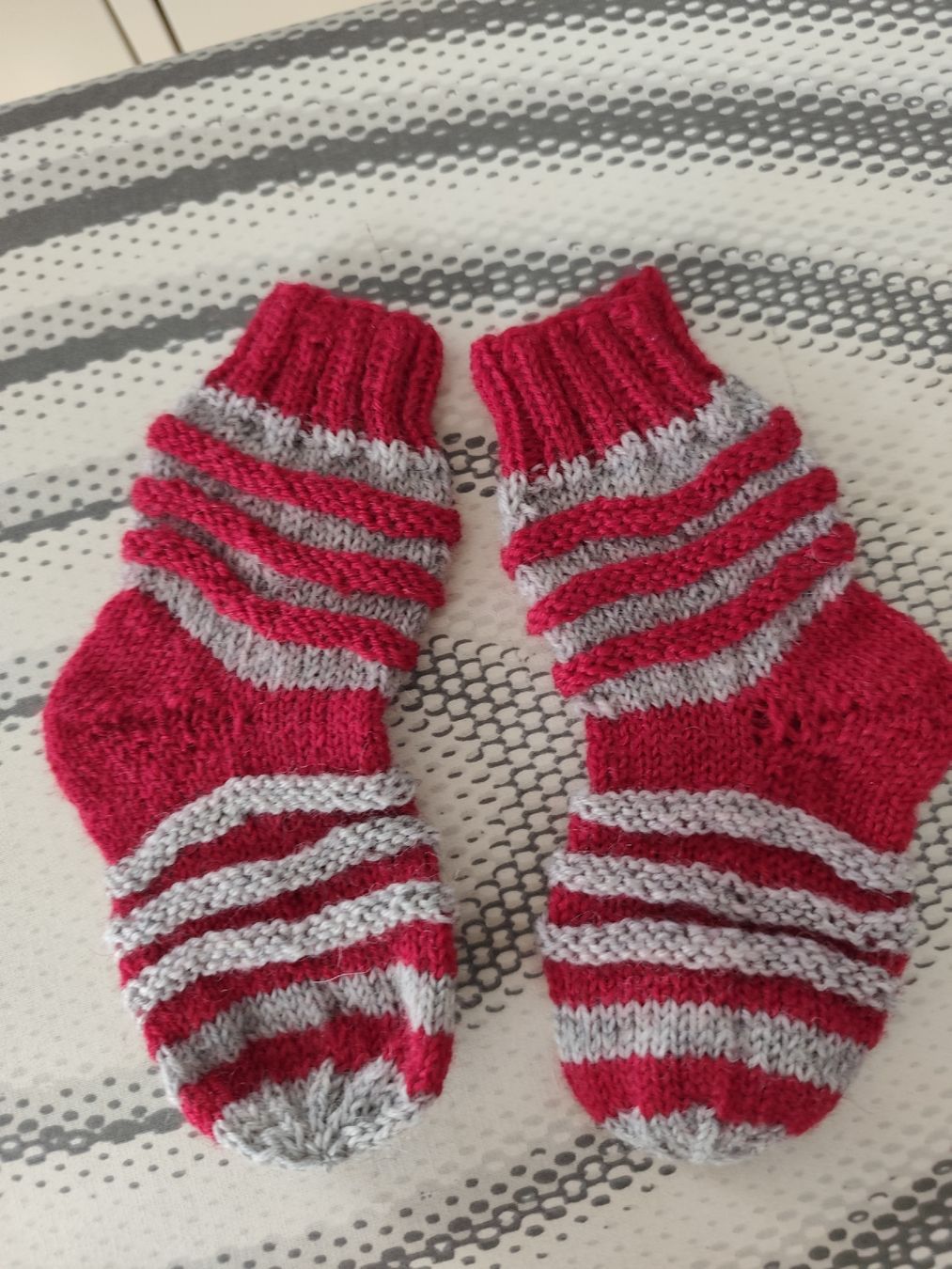 Socken für Kinder: Babysocken bis ca. 18 Monate  – Neu und originalverpackt aus Glarus von rviolina.55 1