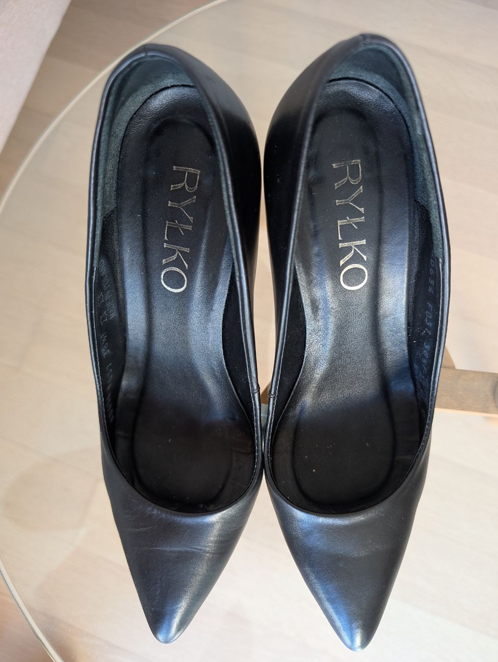 Scarpe da donna: Classic Black Leather Pointed Heels/Pumps – Usato da Lachen SZ venduto da joa_rf9n 1