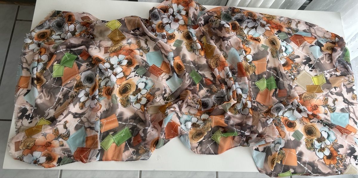 Foulards, Tücher & Schals: Viscose Scarf Floral Print Diamond Patchwork pattern  – Neu (gemäss Beschreibung) aus Saland von ele_vc96