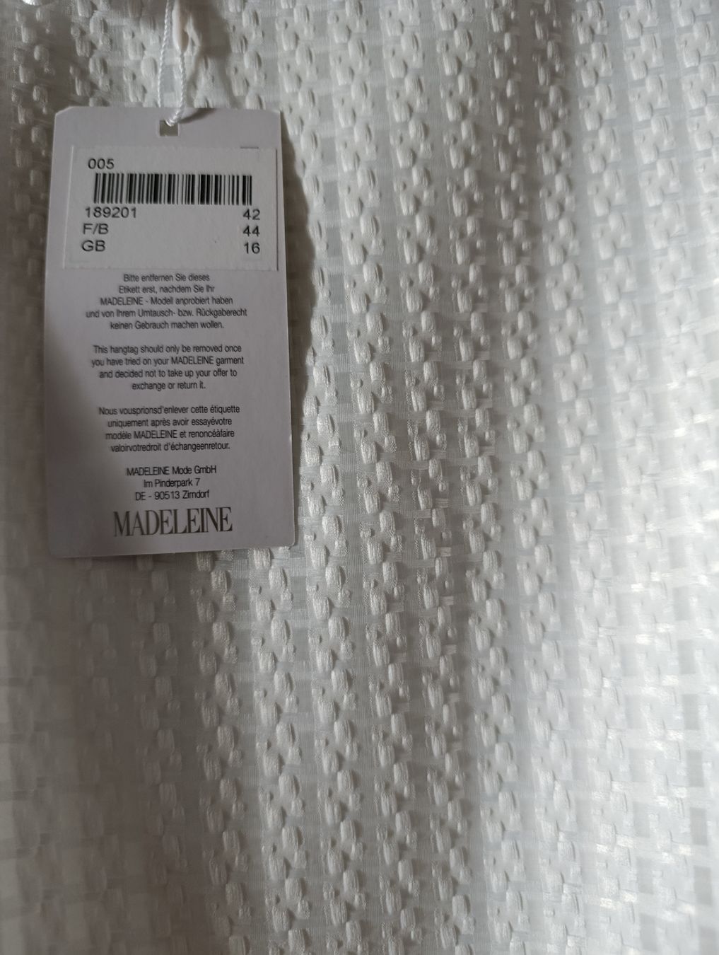 Madeleine Kleider: robe blanche neuve taille 42 Madeleine  – Neu (gemäss Beschreibung) aus Monthey von 04Elisa 1