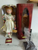 Porzellanpuppe Symphony "Catherine" mit Sockel
