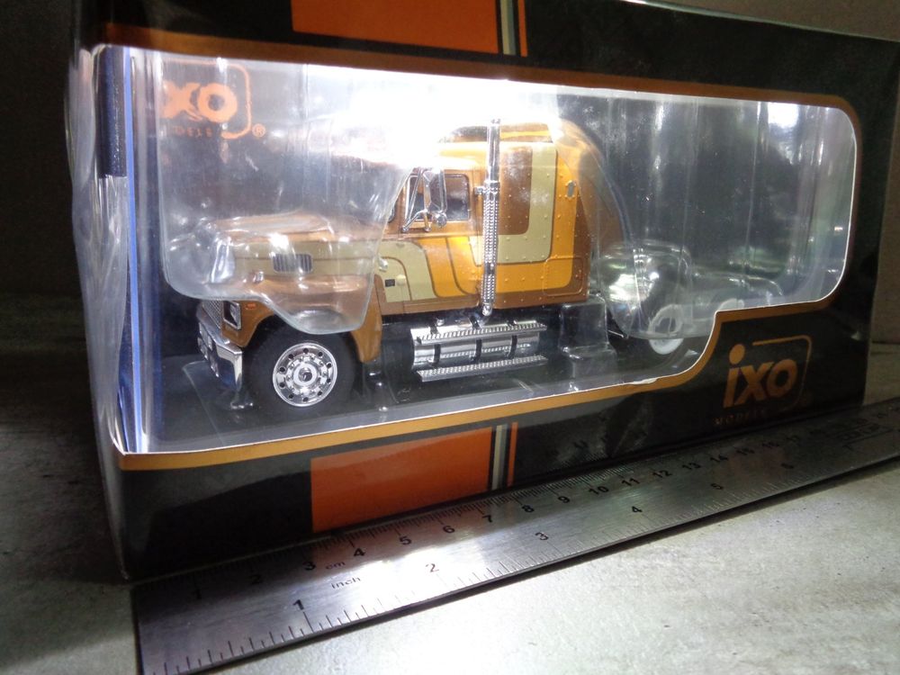 IXO 1/43 CAMION IVECO 619 Benne TP 1978