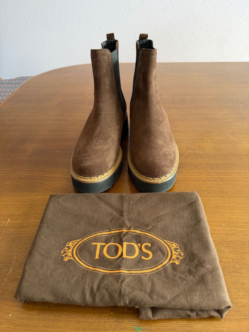 Tod'S Damenschuhe: Tods Stiefeletten – Gebraucht aus Küssnacht von Flowerlady