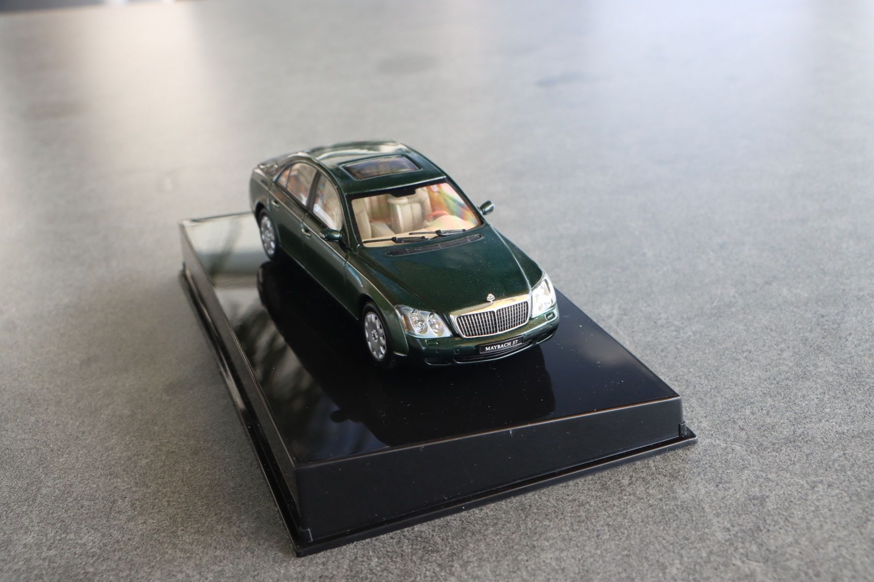 Autoart Modellautos: Maybach 57 SWB 2005 1:43 AutoArt – Neu und originalverpackt aus Bühl b.Aarberg von modelldiecast 9