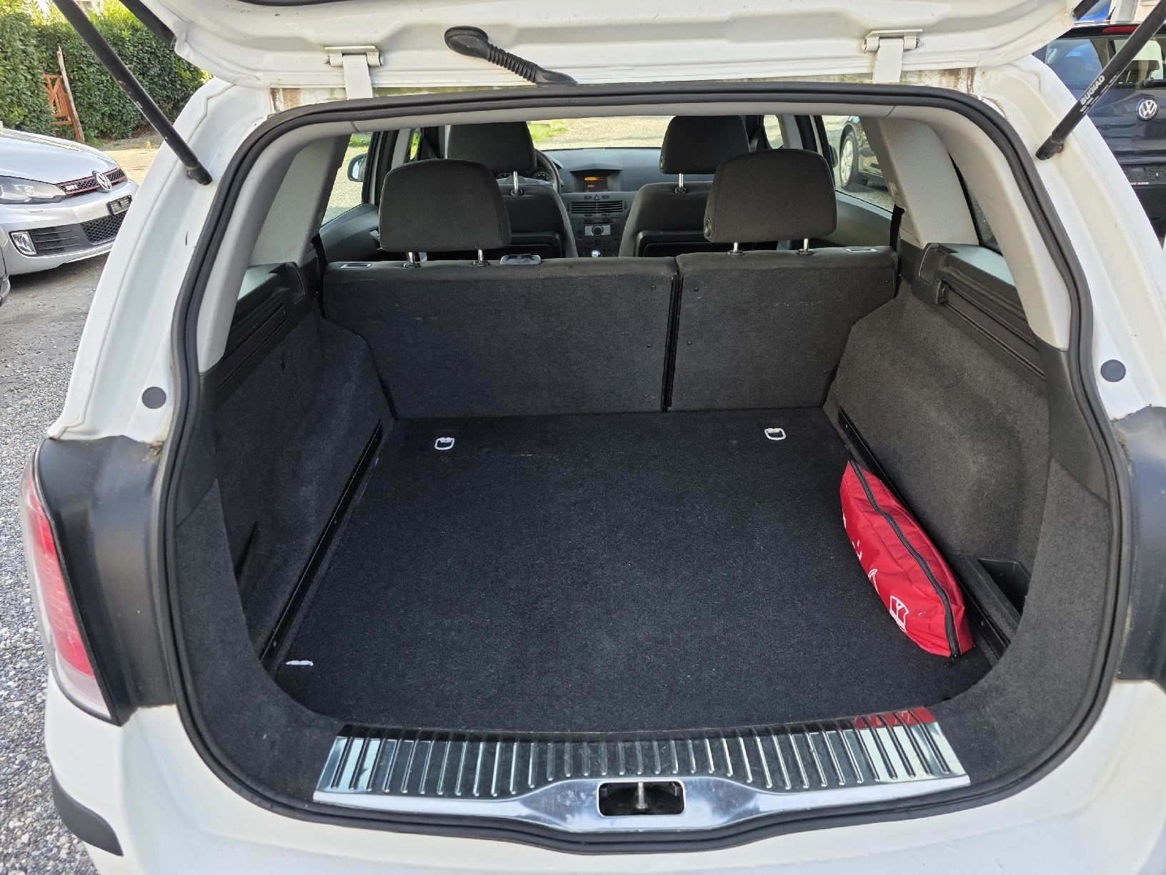 Opel Automobili: Opel Astra H18 Cvan ab Platz – Usato da Schafisheim venduto da onezillion 9