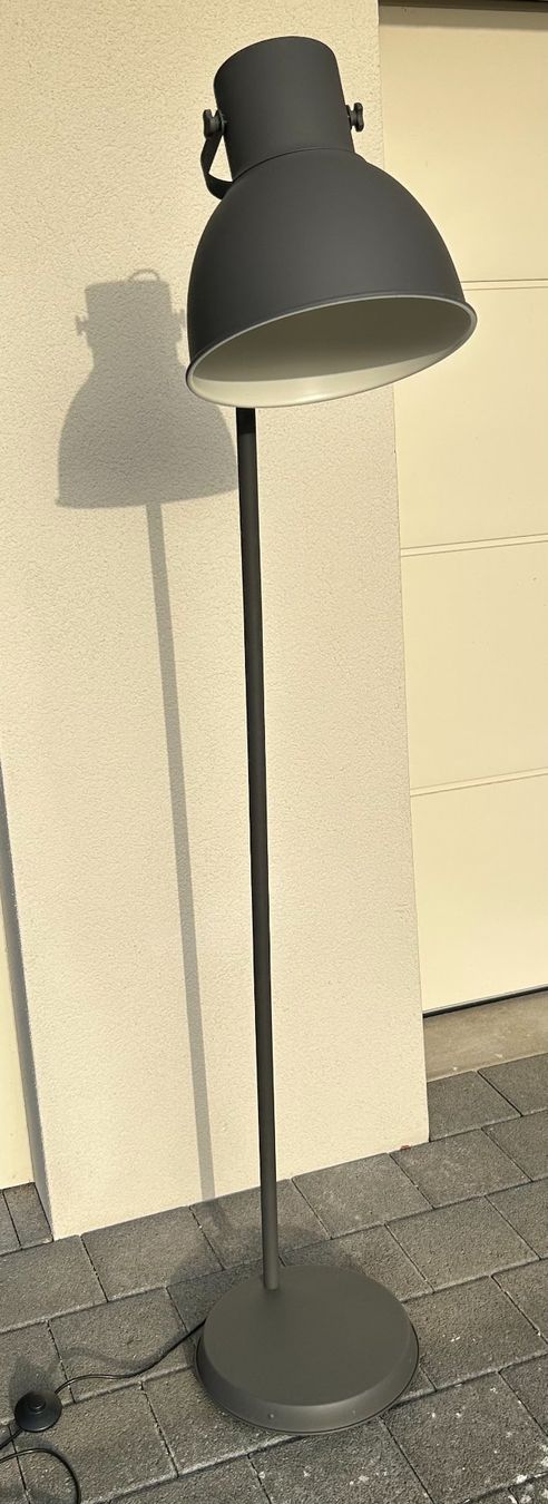 Ikea Lampen: Standleuchte, dunkelgrau – Gebraucht aus Birrwil von stl_zh5y