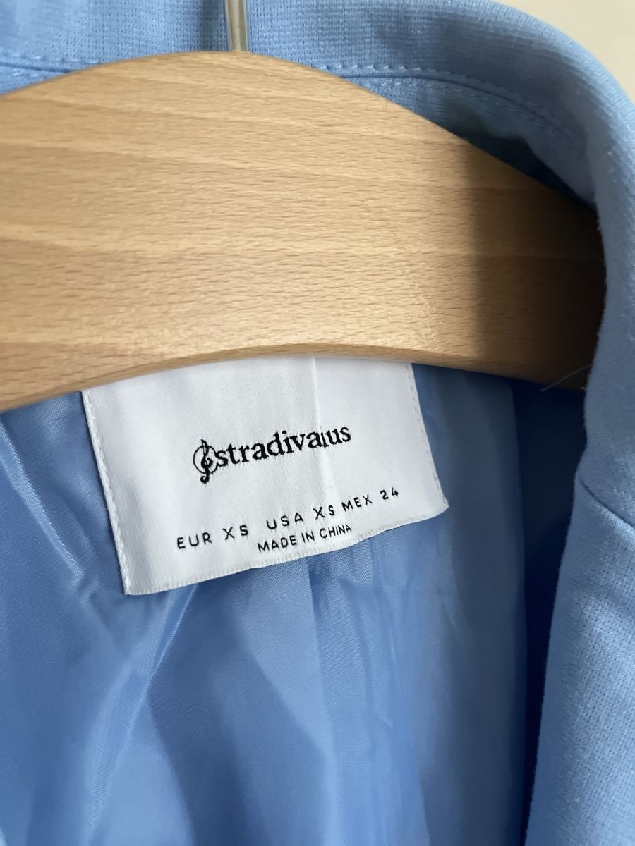 Stradivarius Giacche: Bequemer Stradivarius Blazer in hellblau – Usato da Zürich venduto da sheijla 5