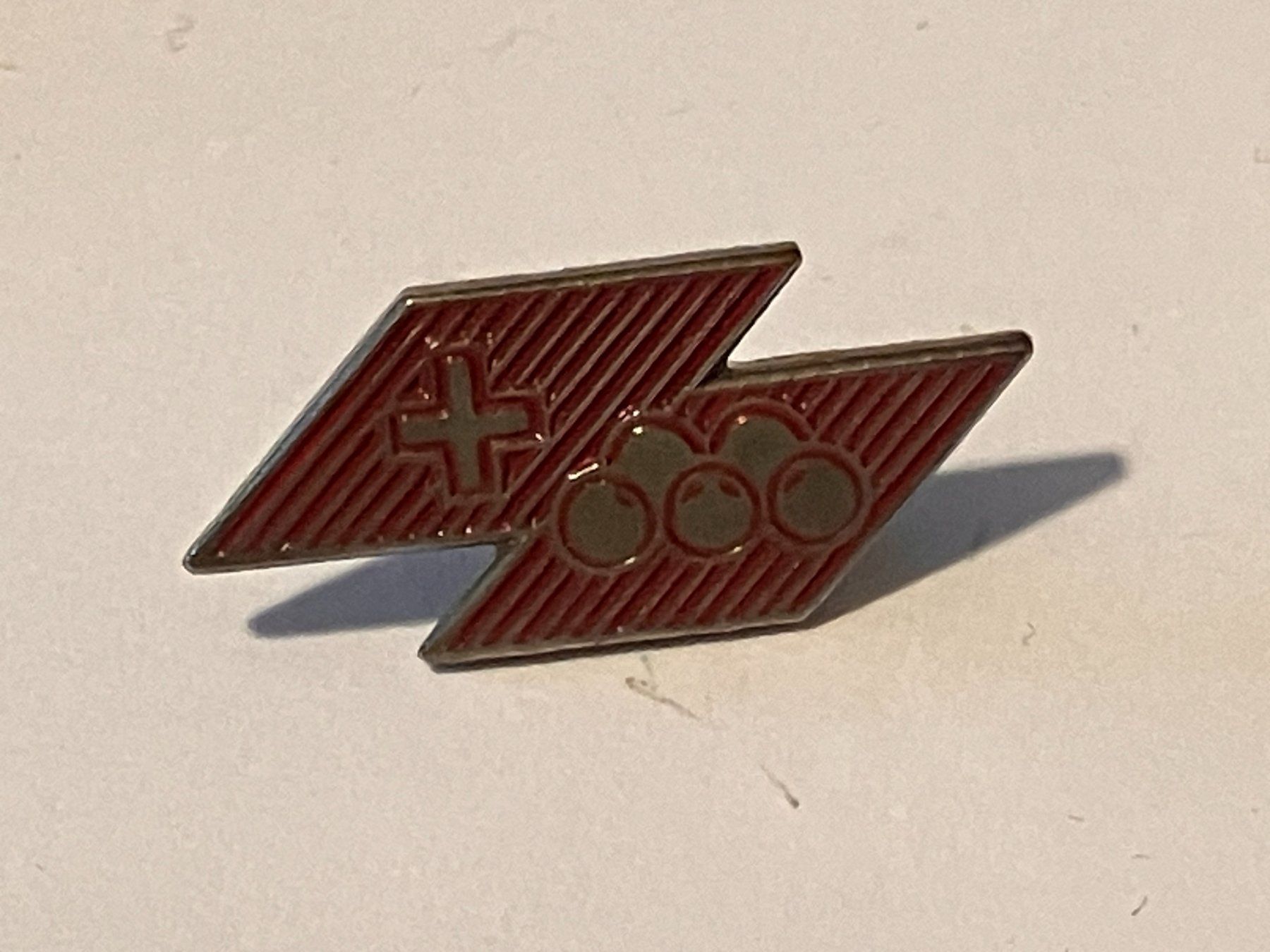 Placchette & Badge: 1 Pin Olympia Schweiz – Usato da Basel venduto da djwwpp