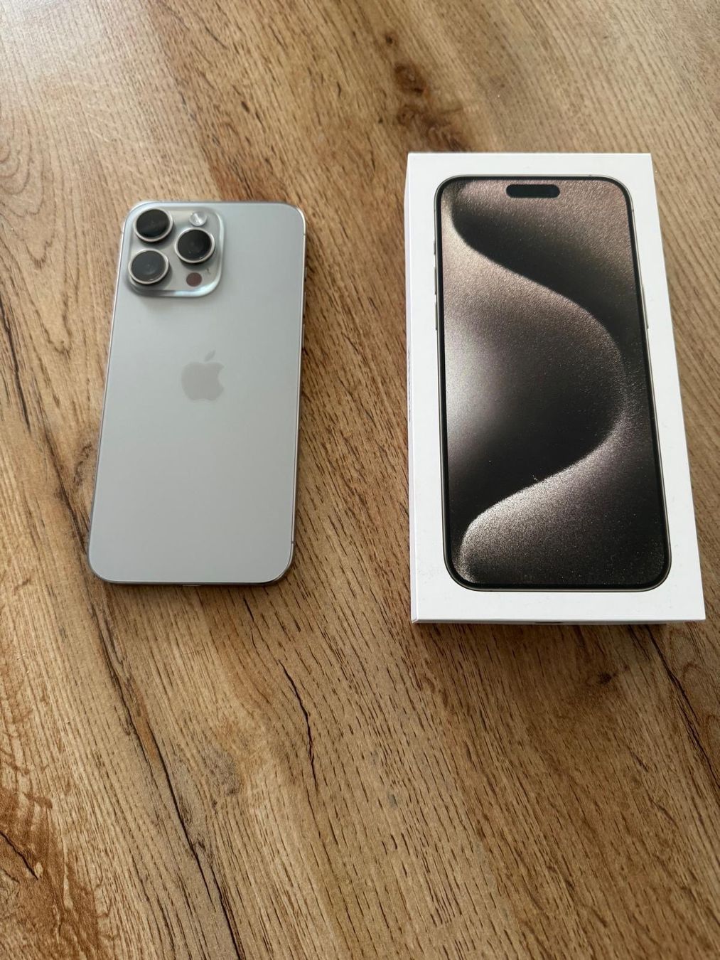 Apple Portables: iPhone 15 Pro Max 256GB – D'occasion à Schlieren par -medd-