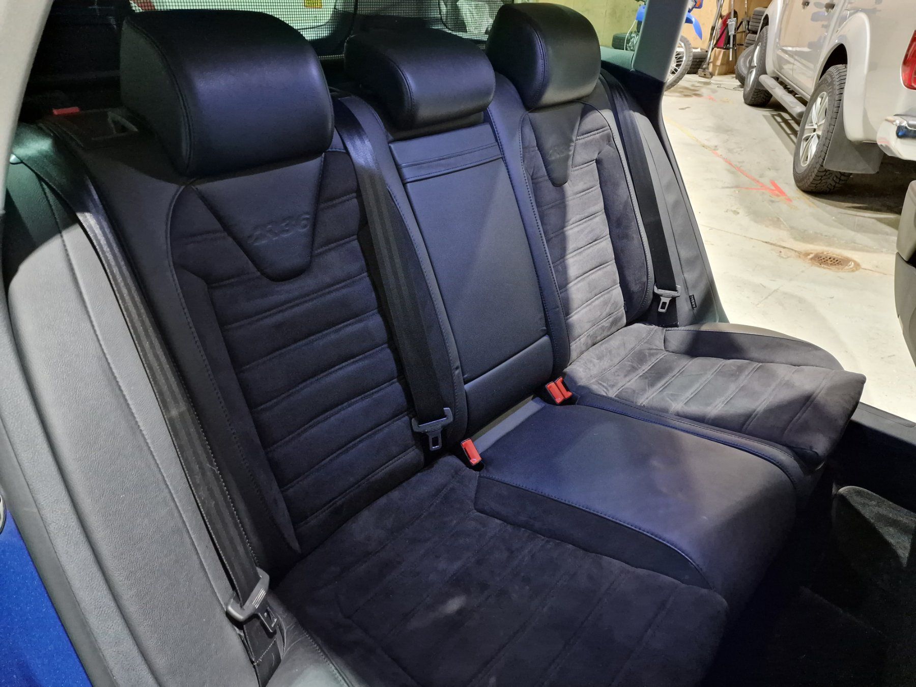 VW Autos: VW Passat Variant R36 4Motion – Gebraucht aus Netstal von  6
