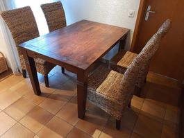 Esstisch mit 4 Stühlen, Massivholz, dunkelbraun mit Rotstich