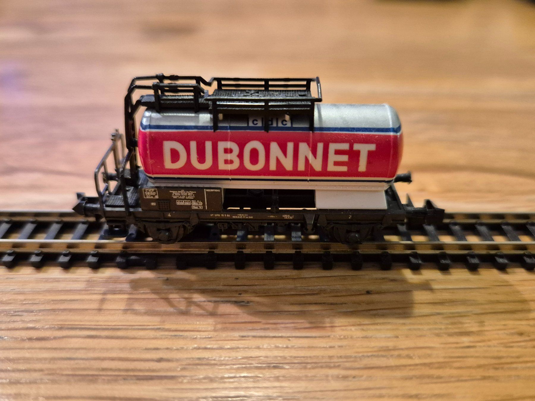 Roco Modellini di ferrovie: Spur N Tankwagen DUBONNET ROCO – Usato da Glattfelden venduto da ehschenker 1