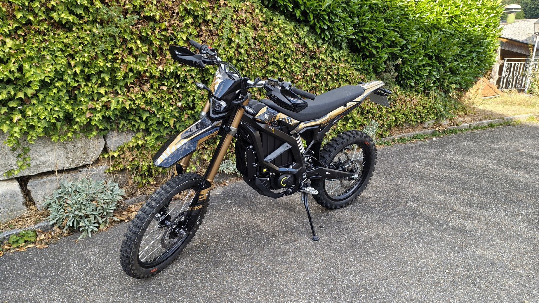 Sur-Ron Enduro: Surron Ultrabee 2025 – D'occasion à Tegerfelden par Motor-Teile