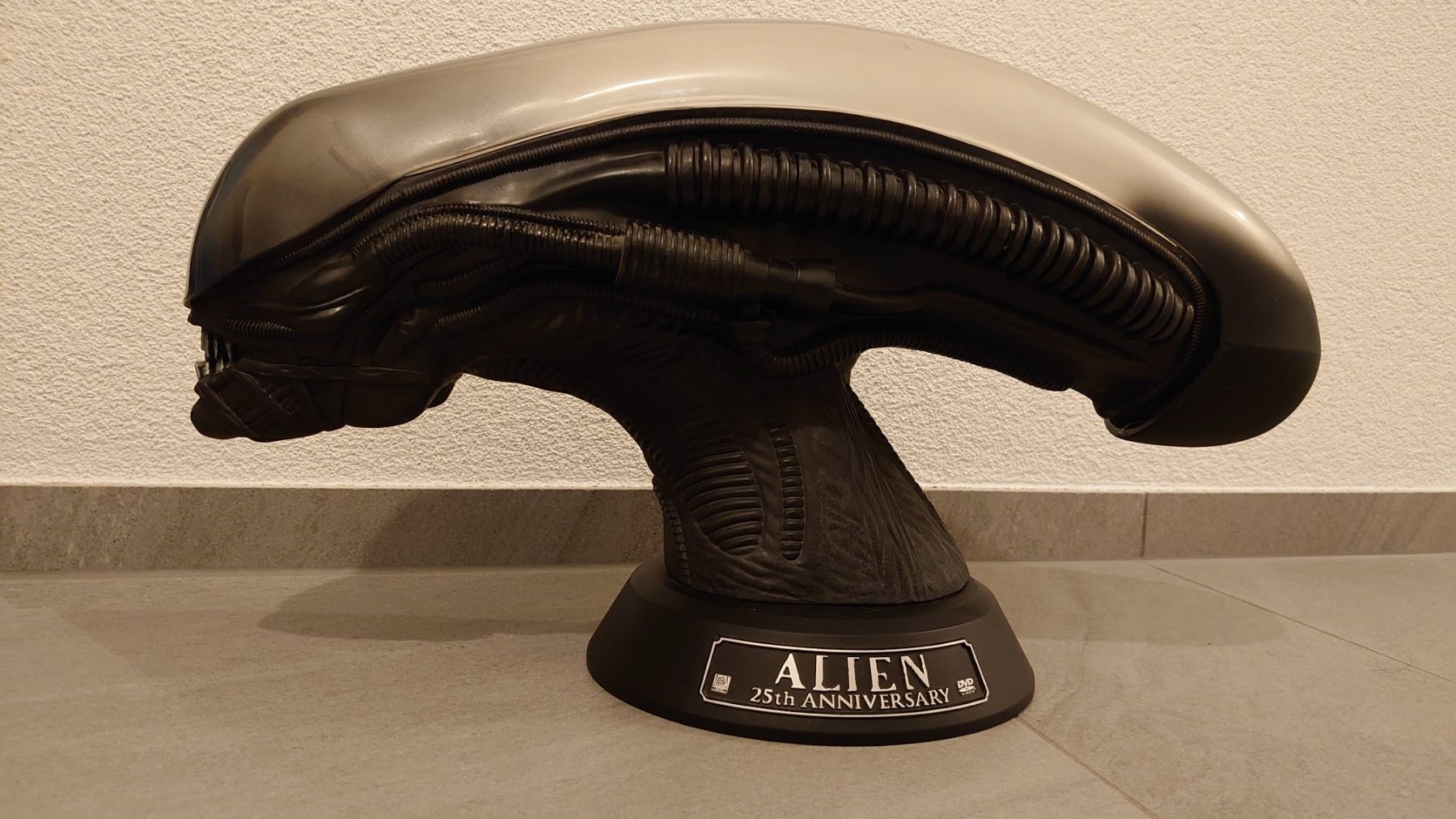 Sculture & Statue: Alienbüste Limited 25th Anniversary-Edition – Nuovo (secondo la descrizione) da Laufen venduto da ric_9vmm 1