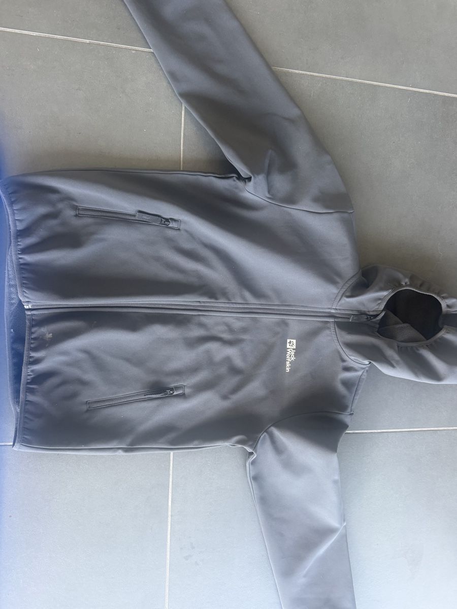 Jack Wolfskin Jacken: Jack Wolfskin Softshelljacke schwarz Grösse 152 – Gebraucht aus Feldbrunnen von cleo09