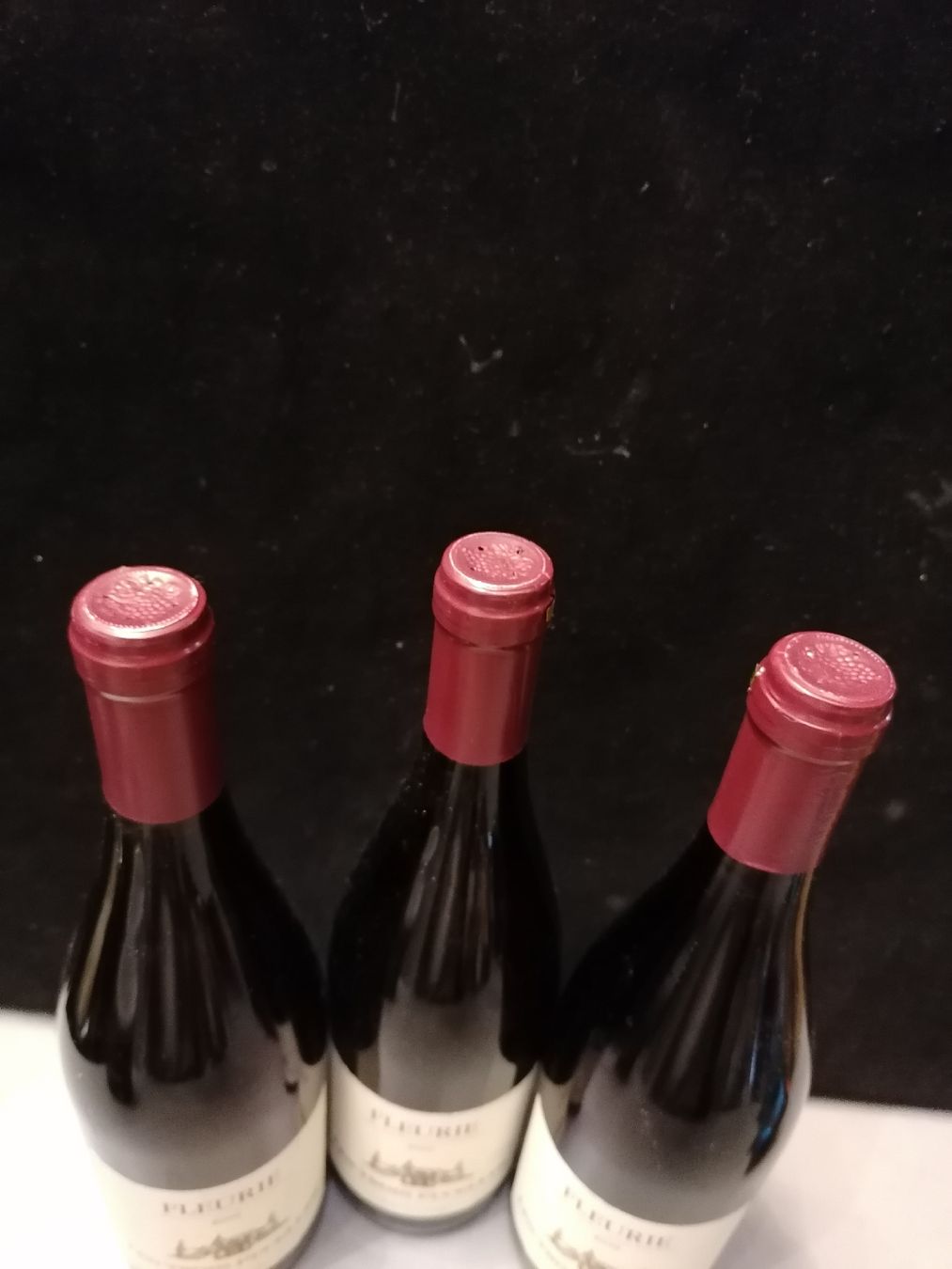 Vino: 3 x Fleurie "Les Trois Pucelles" 2010 AOC – Nuovo (secondo la descrizione) da Genève venduto da Leboucheoreilles 2