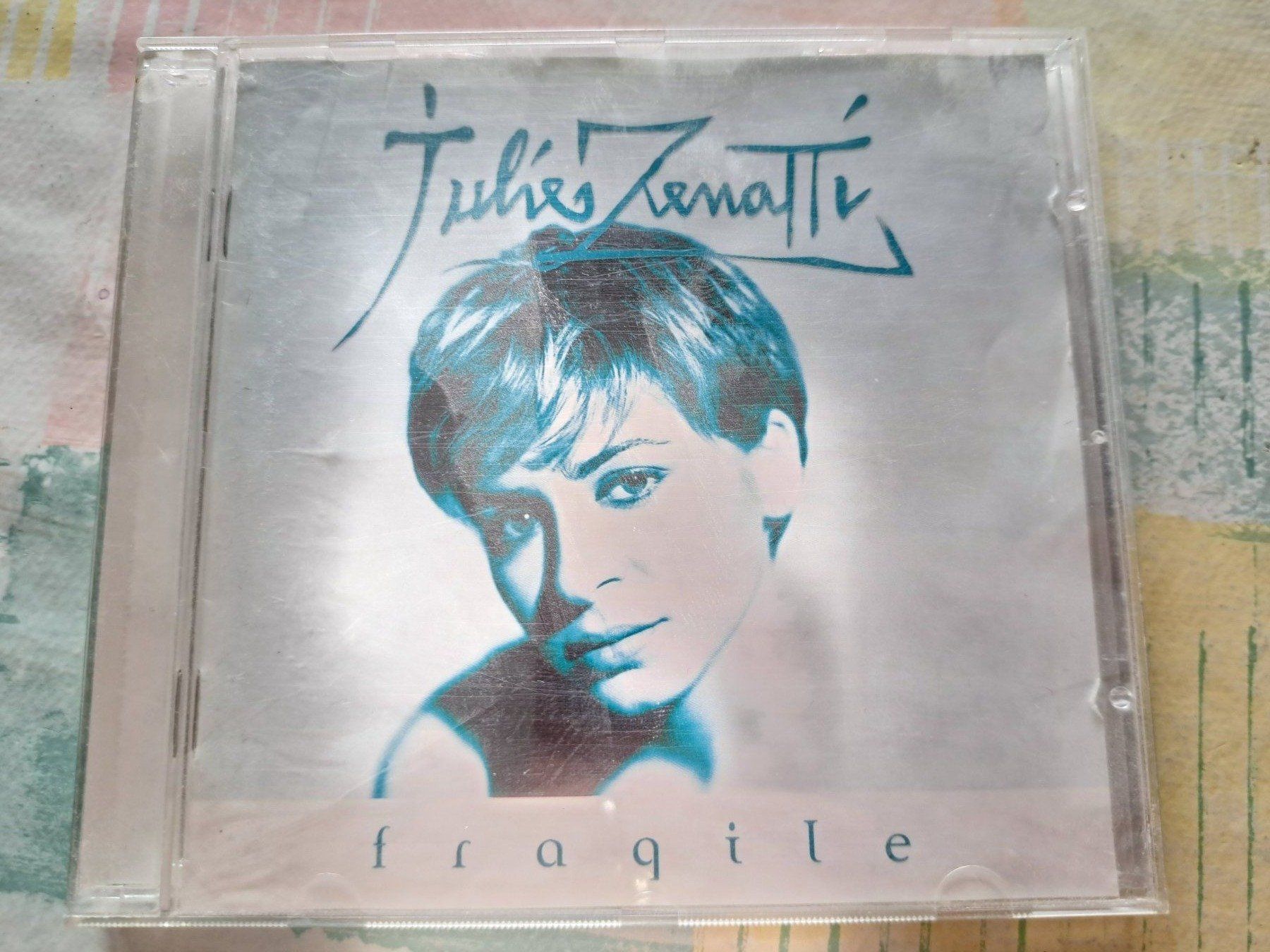 CDs: Cd Julie Zenatti - fragile  – D'occasion à Pully par bro_n52j