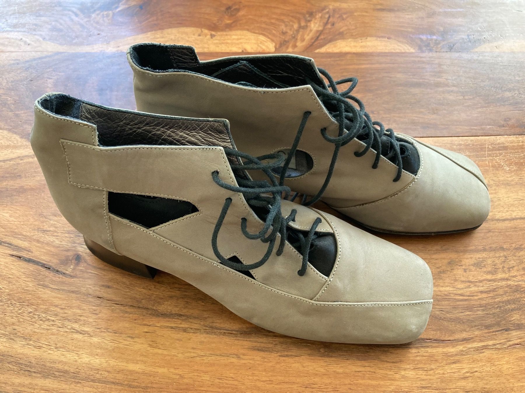 Scarpe da donna: Designerschuhe Italien Lisa Tucci – Usato da Bolligen venduto da abara1 1