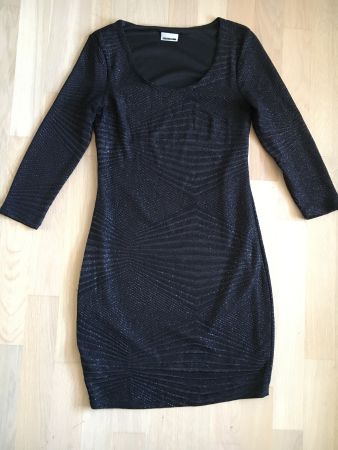 Robe noire habillée avec motifs chatoyants - état neuf - S