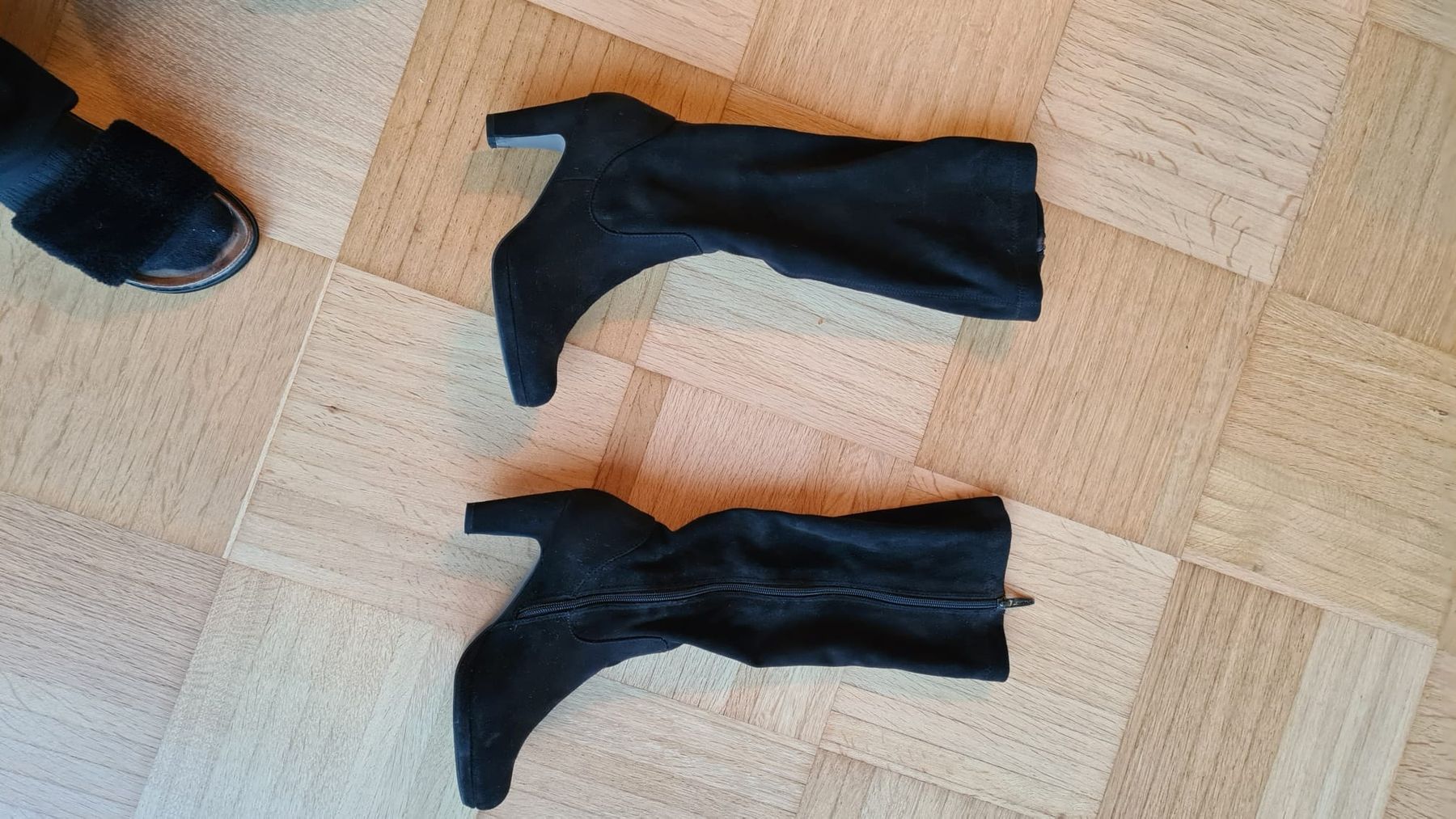 Scarpe da donna: Bottes en daim noires élégantes, taille 39. – Usato da Pully venduto da arn_89gc 1