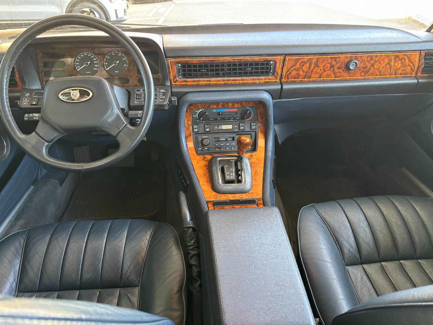 Jaguar Autos: JAGUAR XJ40 Sovereign 3.6 – Gebraucht aus Grabs von paula678 7