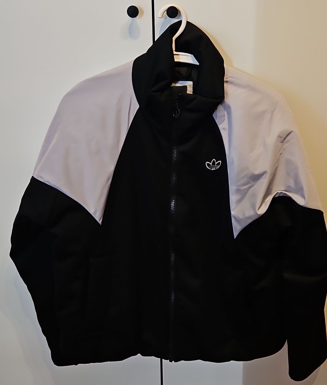 Adidas Giacche: Adidas Jacke Grösse 34 – Nuovo (secondo la descrizione) da Zürich venduto da nat_20