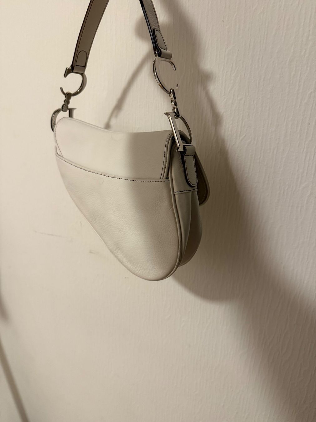 Dior Borse da donna: Sac saddle Dior blanc cuir – Usato da Nyon venduto da vla_r5m7 1