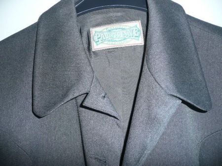 Blazer in grau gefüttert Grösse 40