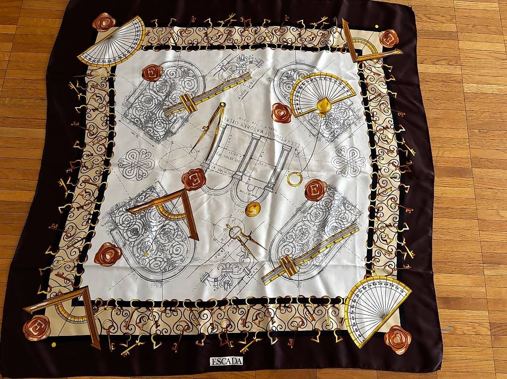 Foulard & Sciarpe: Foulard Escada – Usato da Carouge GE venduto da Isa29 1