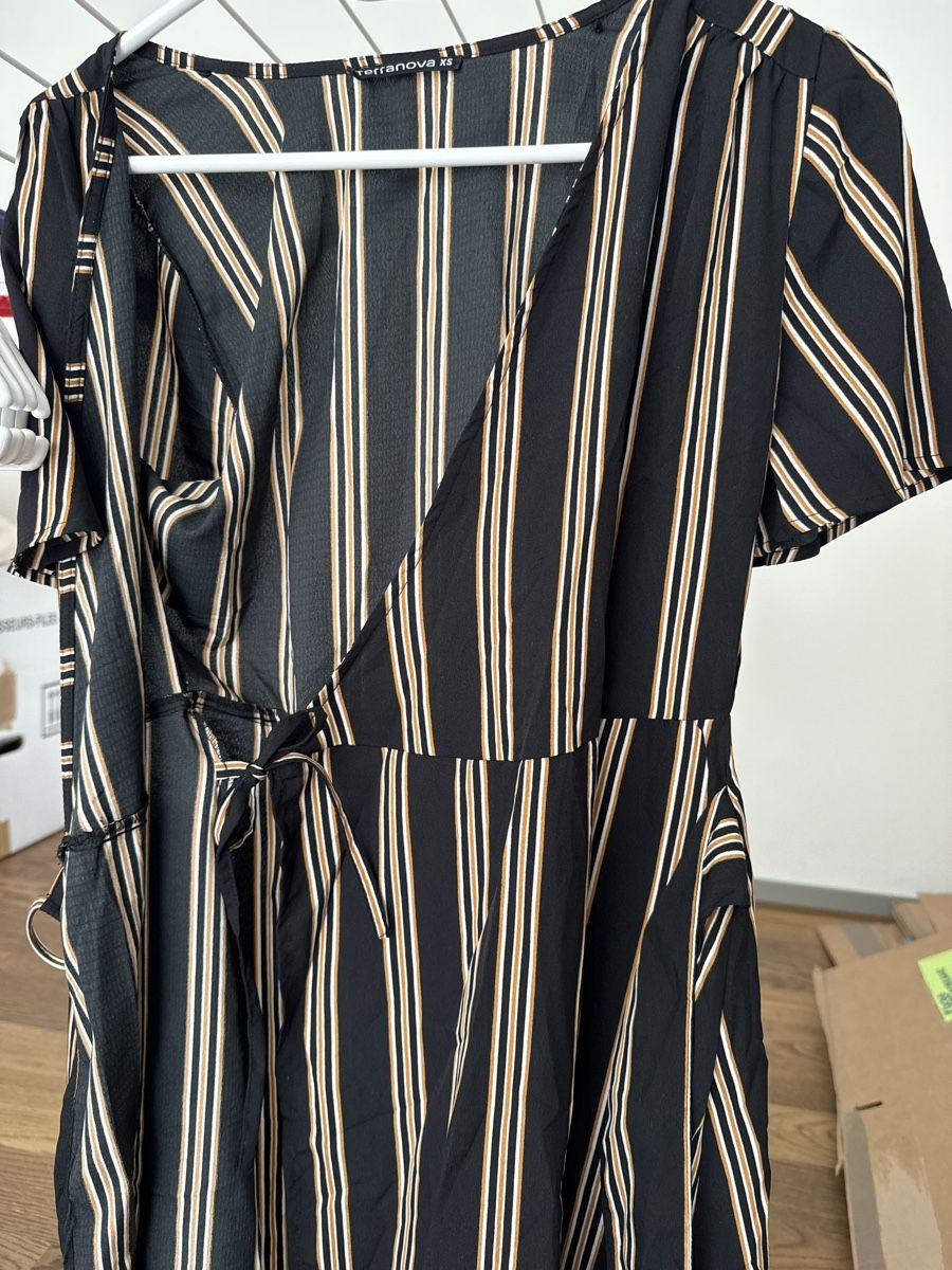 Vestiti: Süsses Wickelkleid XS – Usato da Zürich venduto da bia_6kmj 2