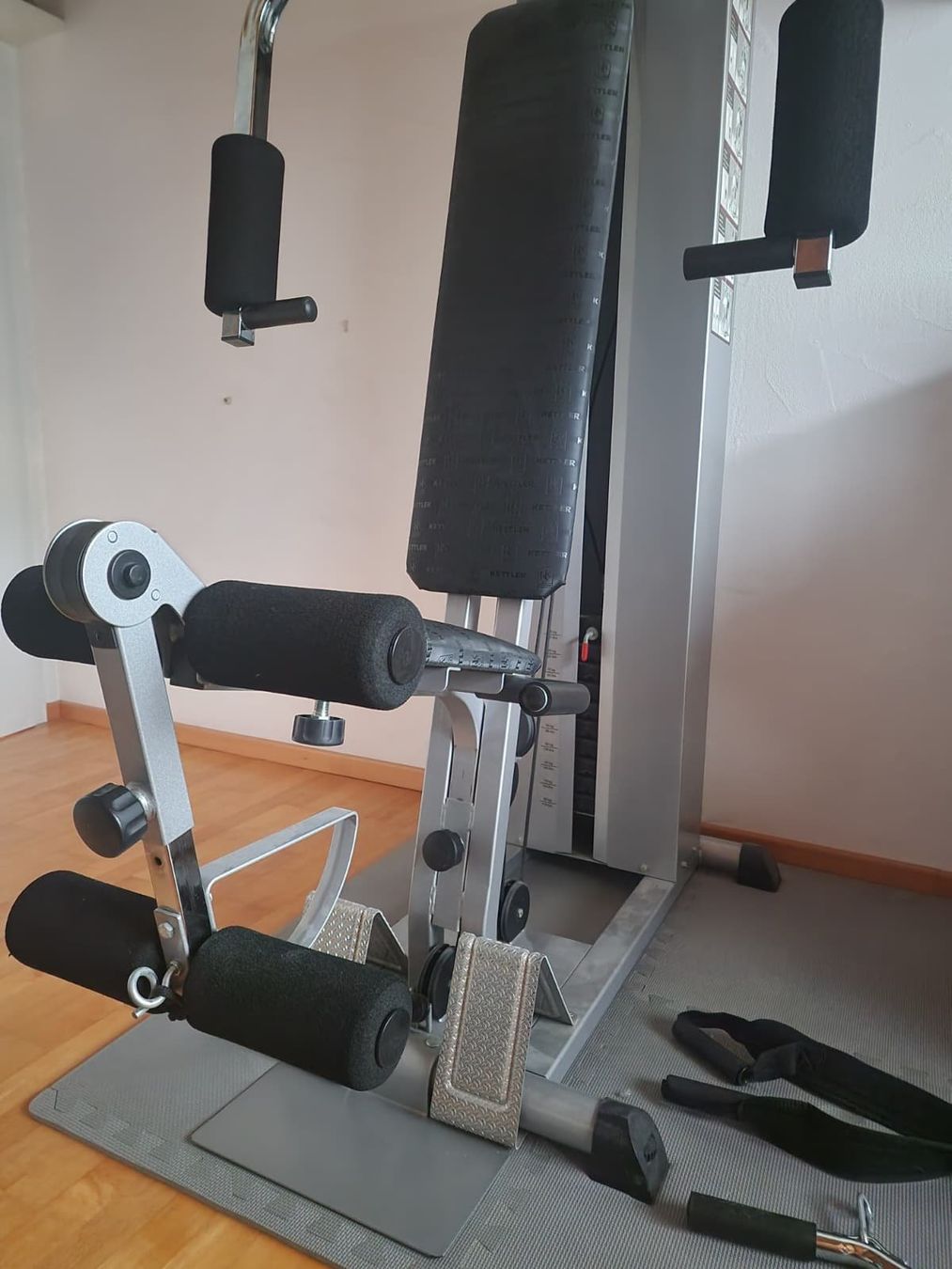 Kettler Hometrainer: Kettler Powercenter Basic Kraftstation 80kg Heimtrainer – Usato da Feusisberg venduto da Vanessa_Jane 1