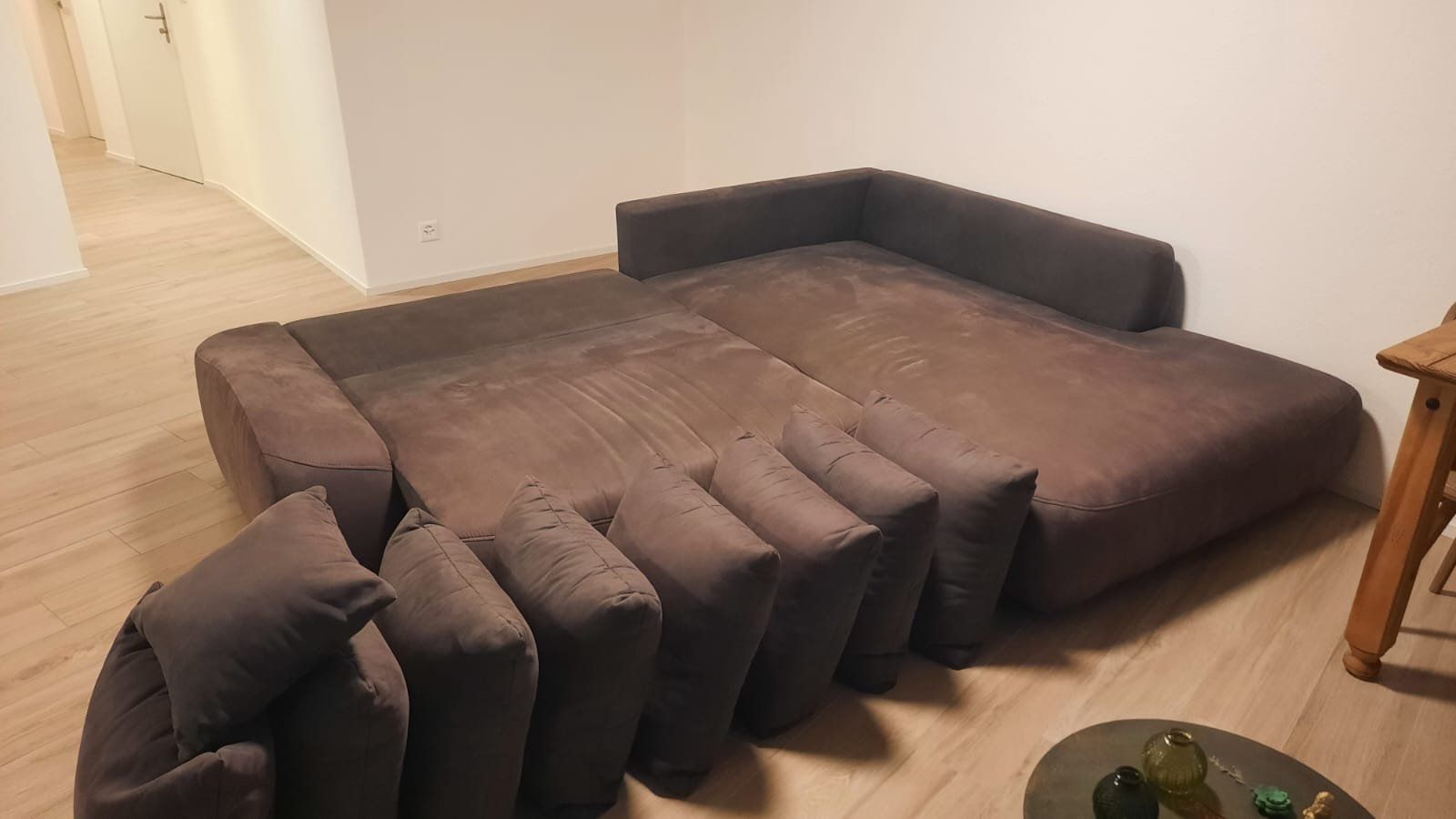 Sofas: Grand canapé d'angle – D'occasion à Riaz par bay_t9zk 2