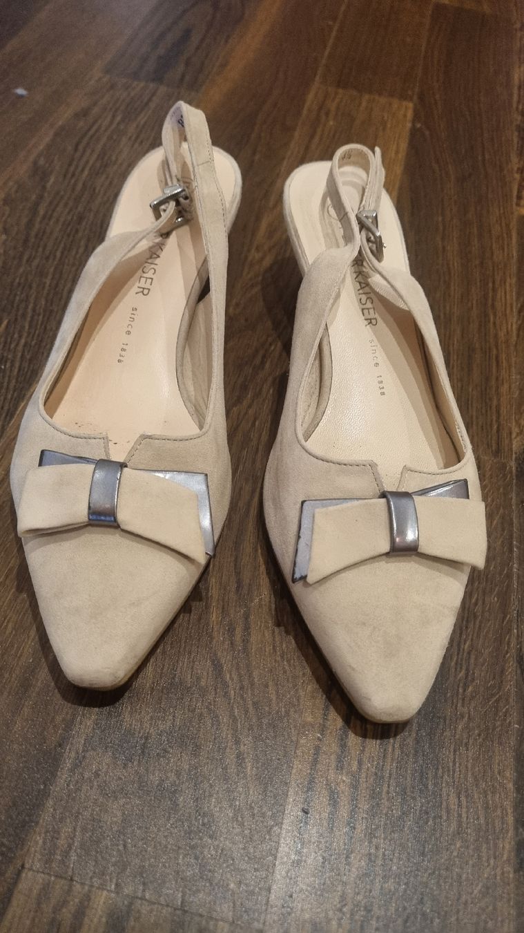 Kaiser Scarpe da donna: Peter Kaiser! Slingbacks mit Kittenheel, Gr. 4 1/2 – Usato da Oftringen venduto da MalousAllerlei