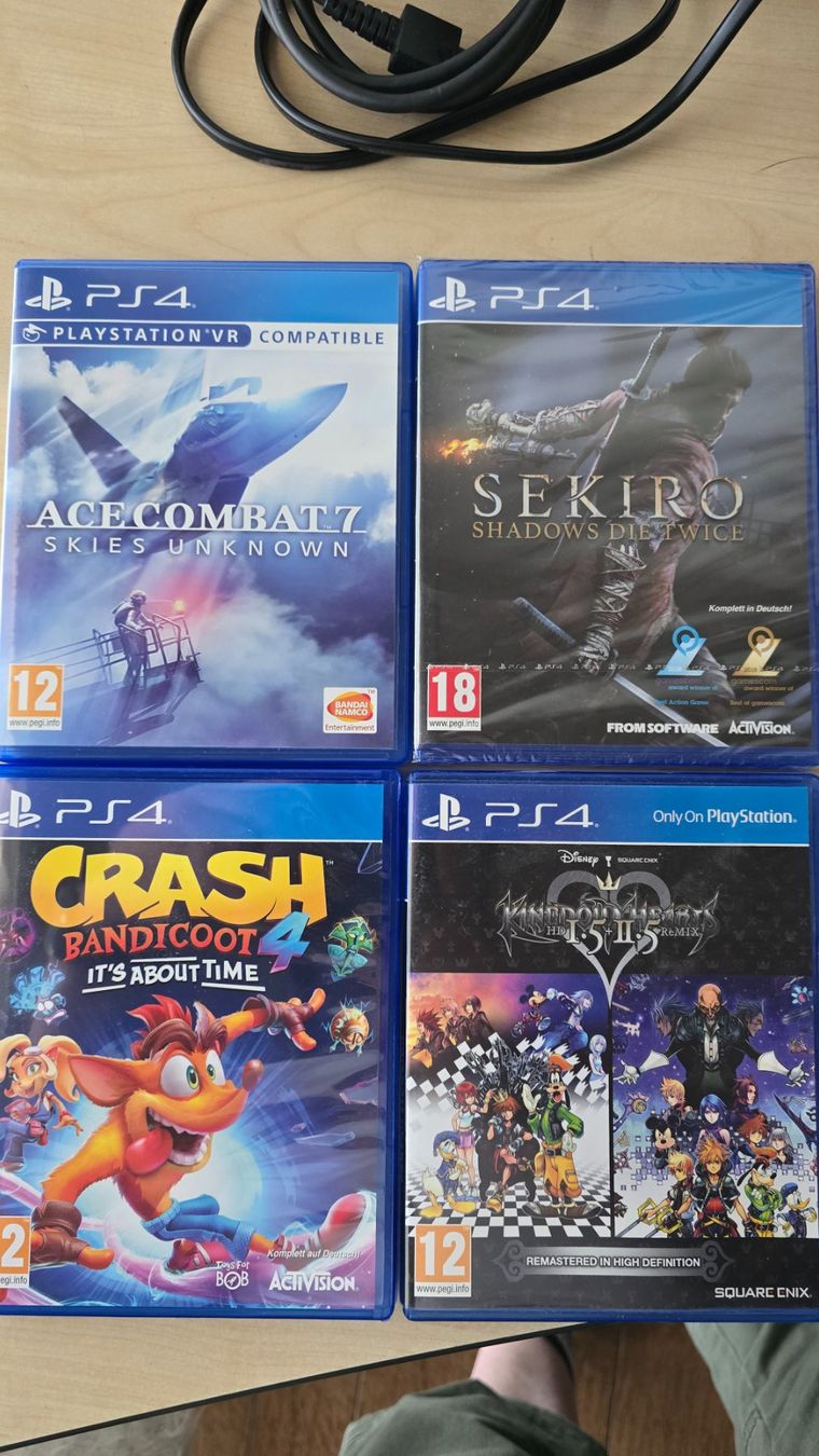Sony Consoles: PS4 PRO + set games – D'occasion à Rennaz par DYL-HOOKYE 1