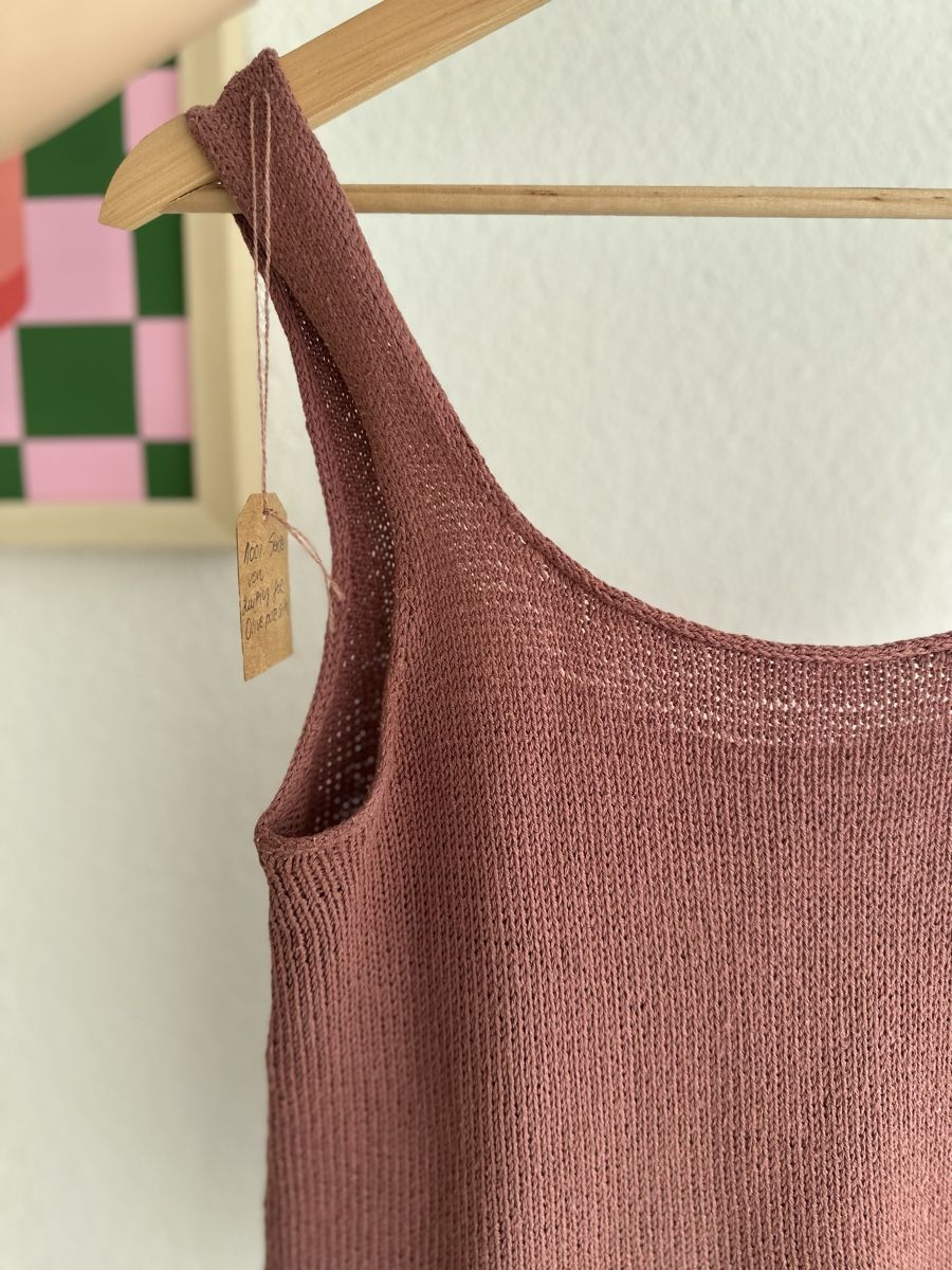 Top: Handgestricktes Top aus Seide – Nuovo (secondo la descrizione) da Ormalingen venduto da nude.knits 5