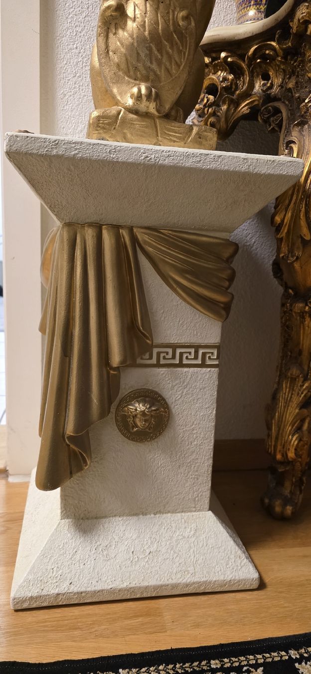 Tutte le decorazioni: 2 Deko Säulen Weiss Gold, mit Medusakopf – Usato da Kaufdorf venduto da Nati-Nati