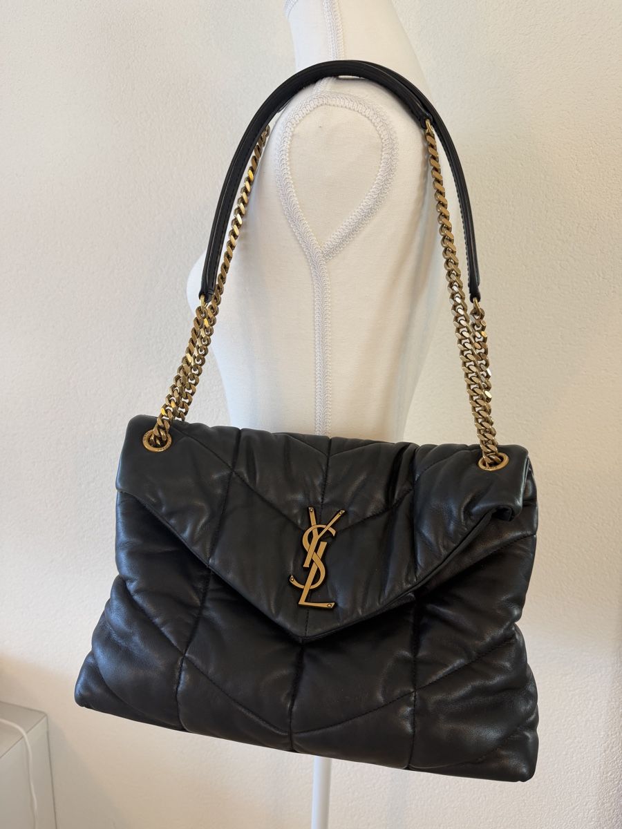 Saint Laurent Borse da donna: Saint Laurent Loulou Puffer Medium Black Leather – Nuovo (secondo la descrizione) da Effretikon venduto da MaisonNade