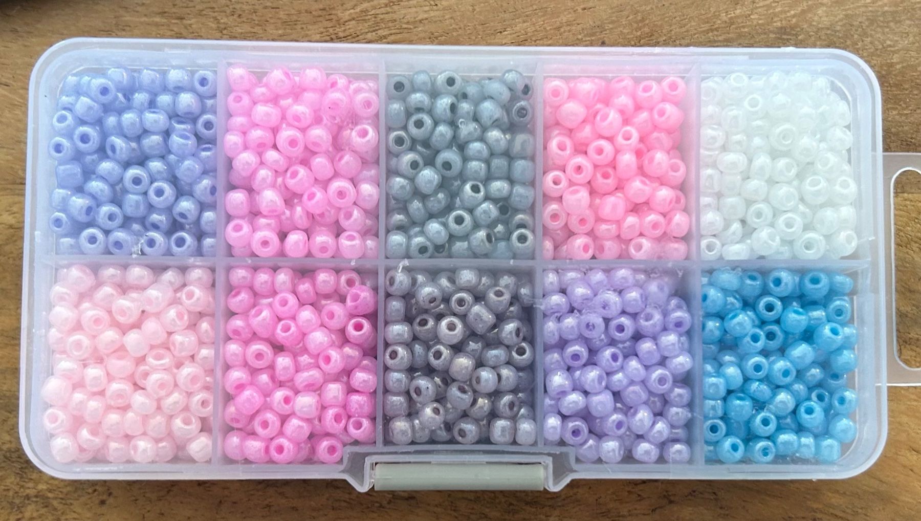 Kit bricolage: Bastelset Rocailles Perlen in Organizer Box NEU – Nuovo e nell'imballaggio originale da Geneve venduto da vane267